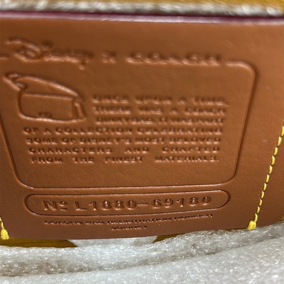 Coach x Disney Minnie Mouse Dinky Crossbody - Picture 9 of 15